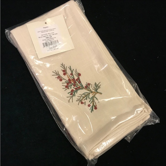 8-Pack Embroidered Wreath Cloth Napkins Christmas 2024 - Threshold Studio McGee - Picture 2 of 5